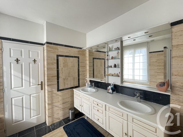 Maison à vendre - 9 pièces - 232,18 m2 - St Remy Les Chevreuse - 78 - ILE-DE-FRANCE