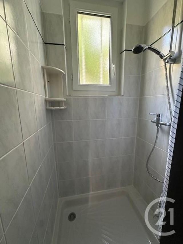 Afficher la photo en grand Appartement F1 à vendre - 1 pièce - 24 m2 - St Remy Les Chevreuse - 78 - ILE-DE-FRANCE